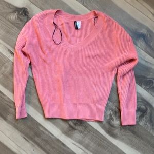 Off shoulder v neck. Xs